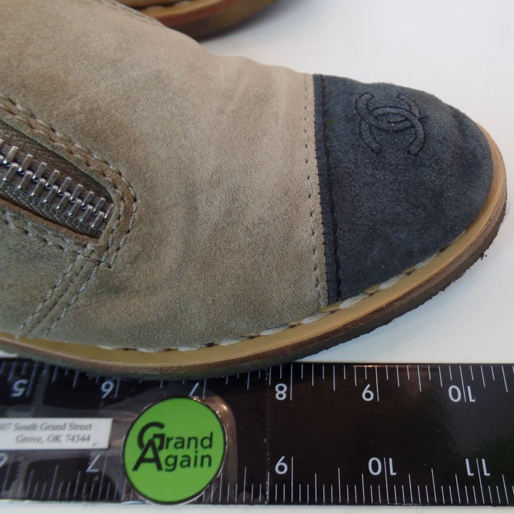 Chanel Double Zip Up Tan Suede Boots CC Logo on Toes and Silver Hardware Sz 8.5 - Picture 10 of 16